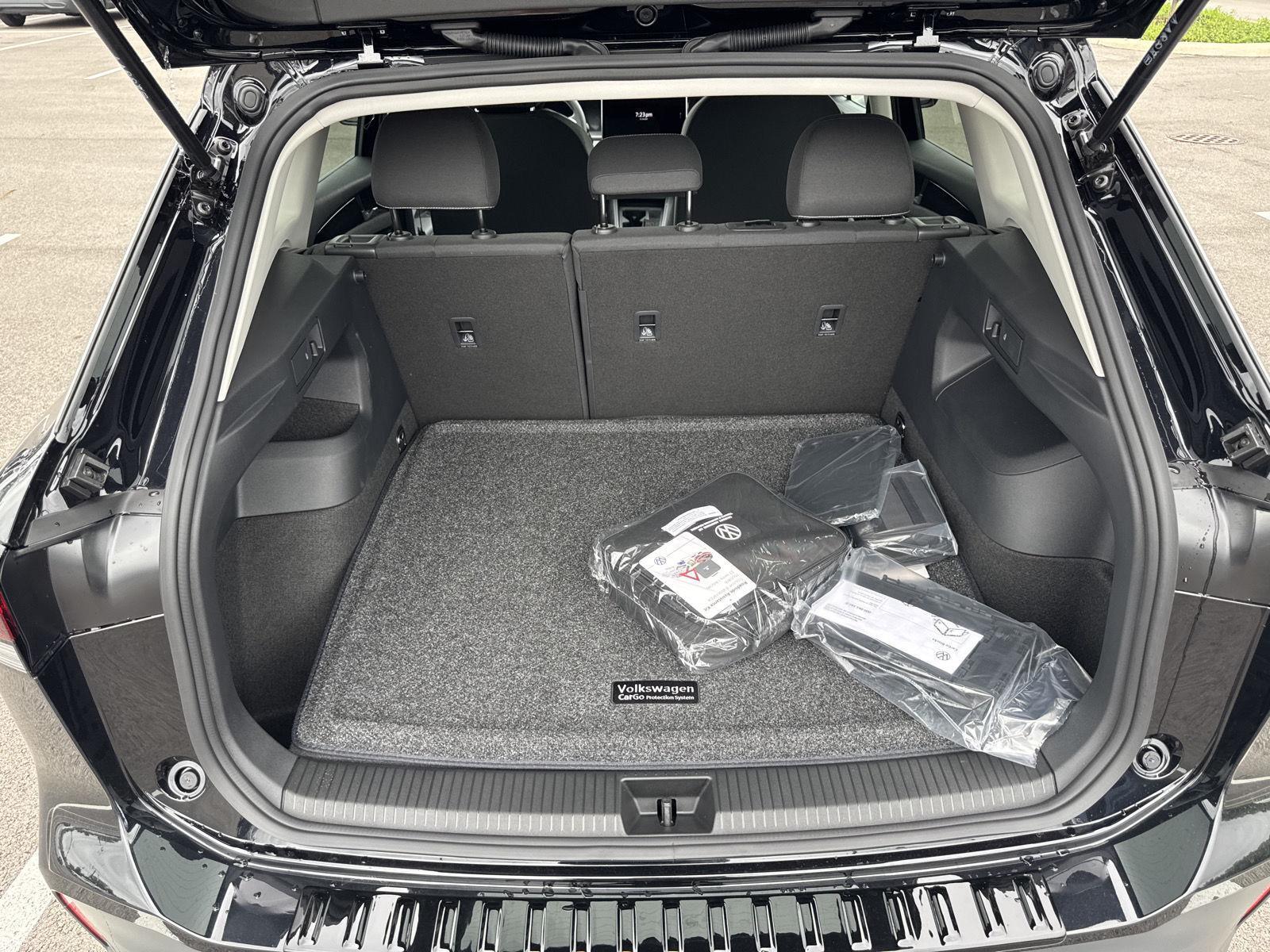 2025 Volkswagen Tiguan S photo 12