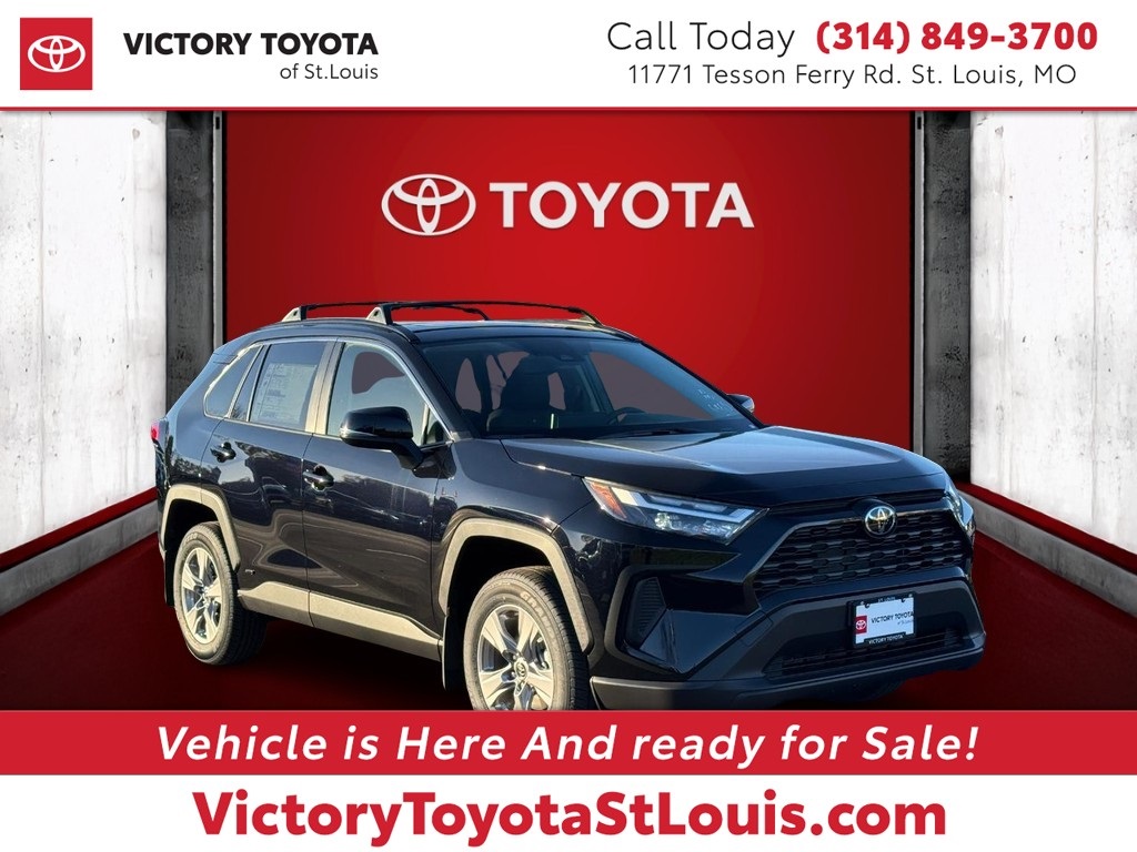 2025 Toyota RAV4 XLE's photo