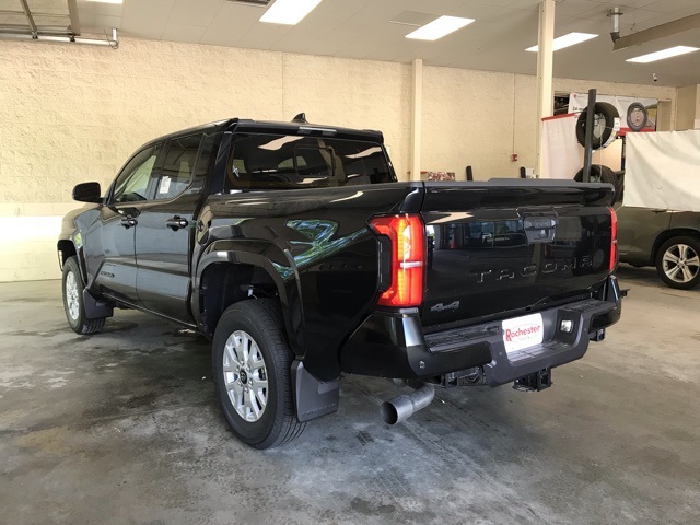 2025 Toyota Tacoma SR5 Double Cab photo 5