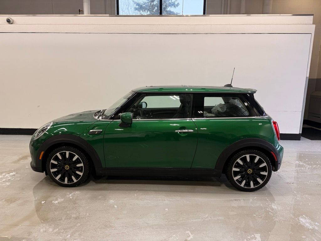 Certified 2024 MINI Hardtop 2 Door SE with VIN WMW13DJ06R2V43417 for sale in Golden Valley, Minnesota