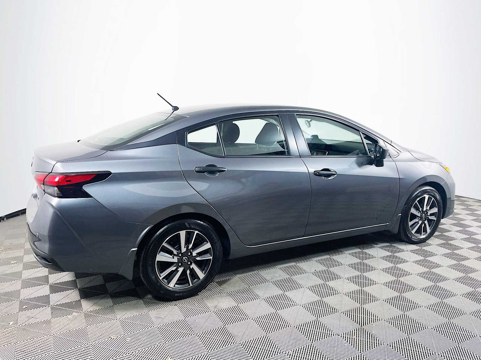 2024 Nissan Versa S photo 4