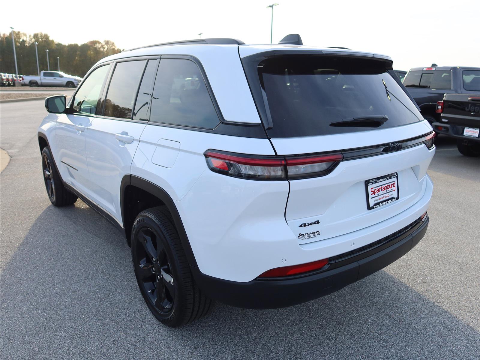 2025 Jeep Grand Cherokee Altitude X photo 3