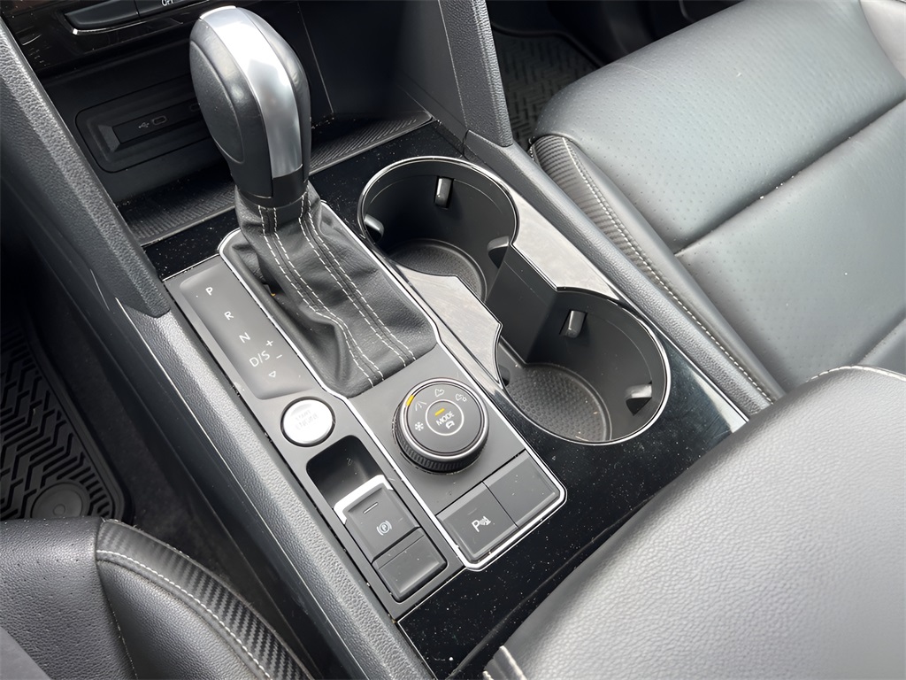 2022 Volkswagen Atlas Cross Sport V6 SE Technology photo 32