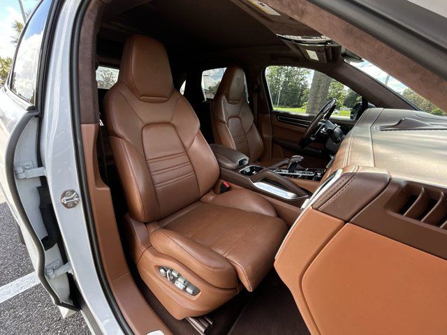 2019 Porsche Cayenne Turbo photo 19