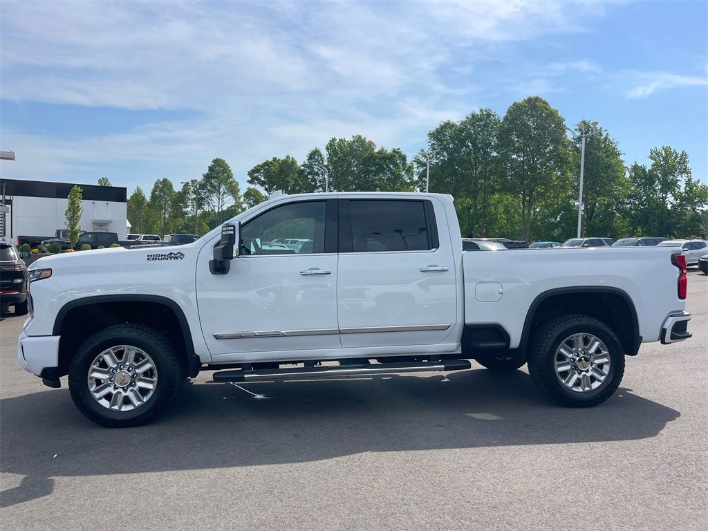 2024 Chevrolet Silverado 2500HD High Country photo 2