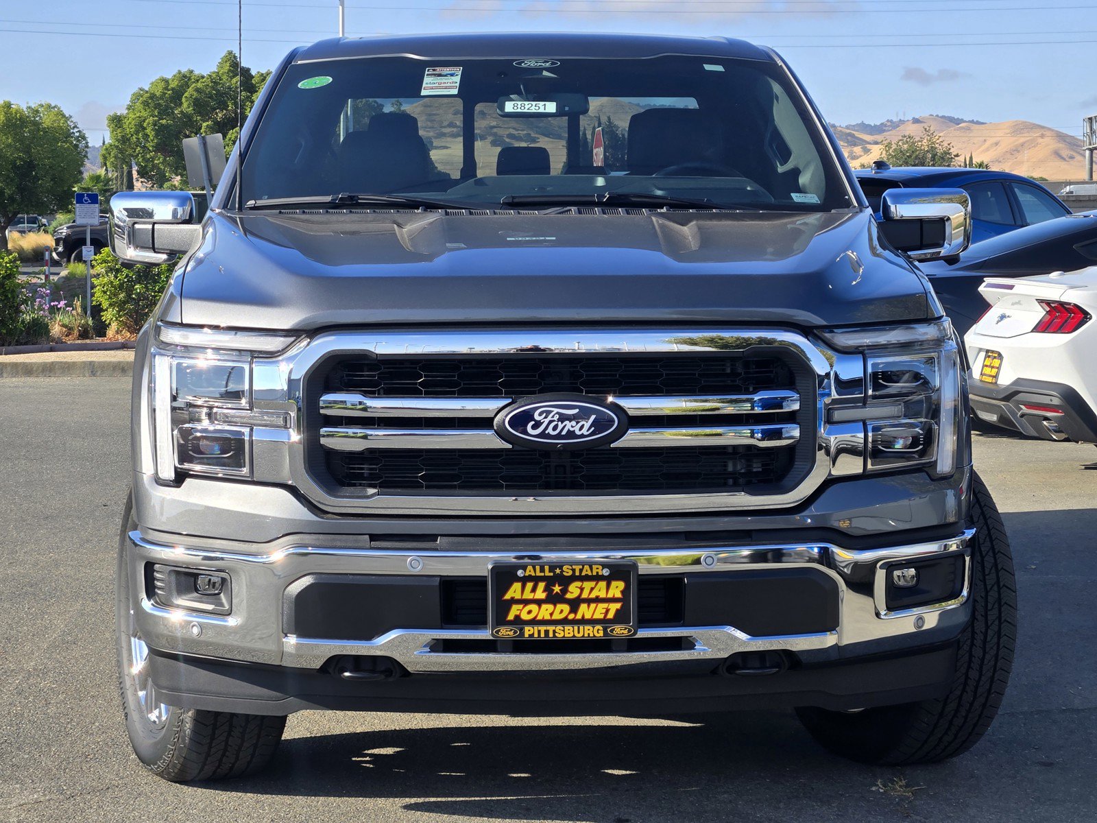 2025 Ford F-150 Lariat photo 2