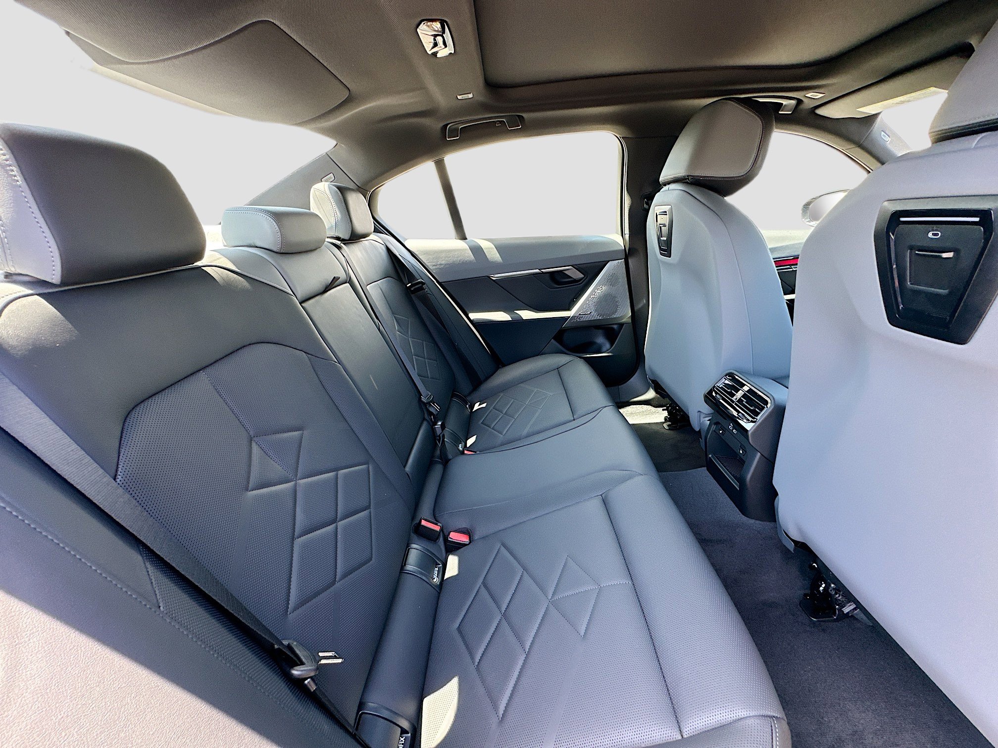 2025 Bmw 550e 550e xDrive photo 22