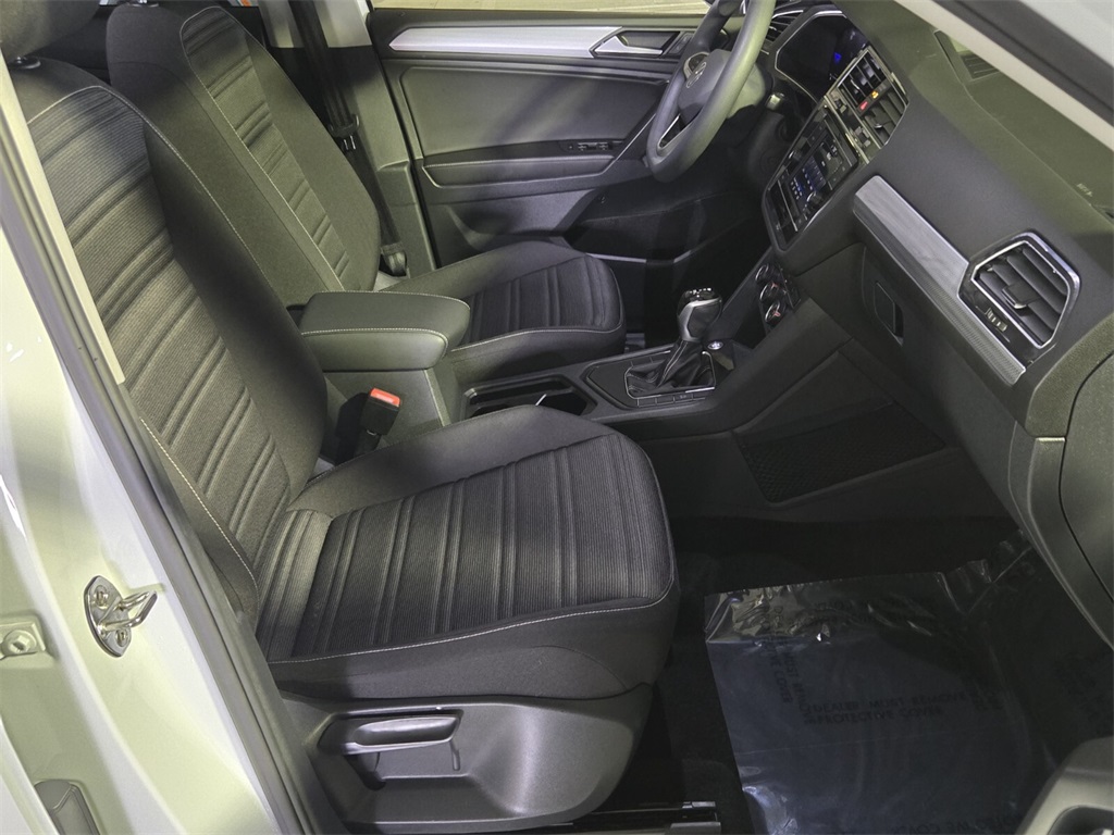 2023 Volkswagen Tiguan S photo 16