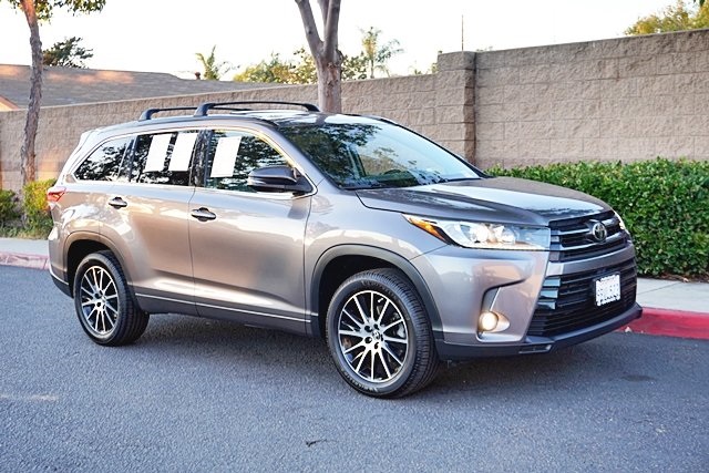 2017 Toyota Highlander XLE photo 3