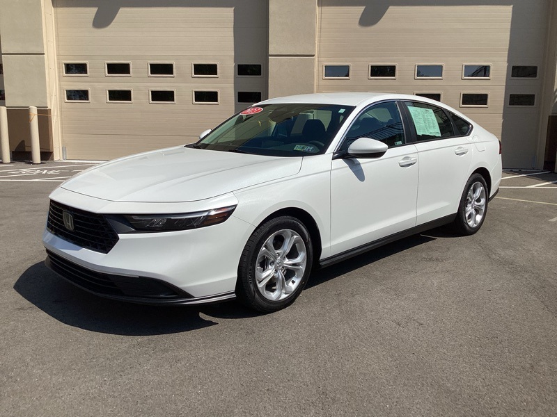 2023 Honda Accord LX photo 2