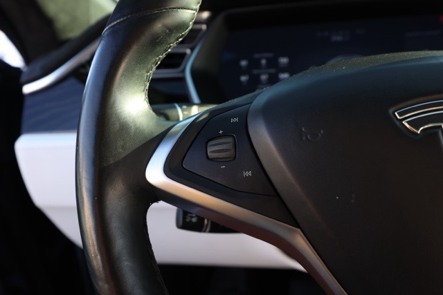 2017 Tesla Model S 75D photo 21
