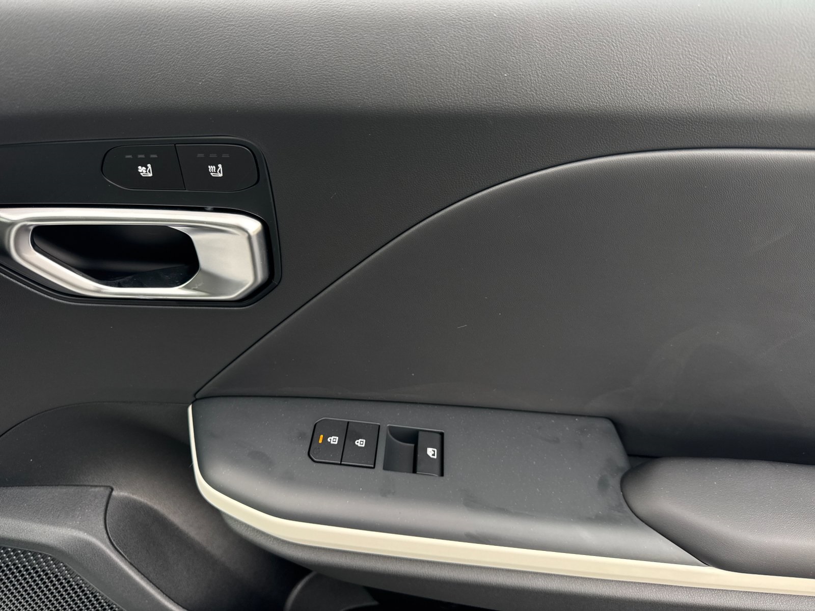 2025 Kia K4 GT-Line Turbo photo 17