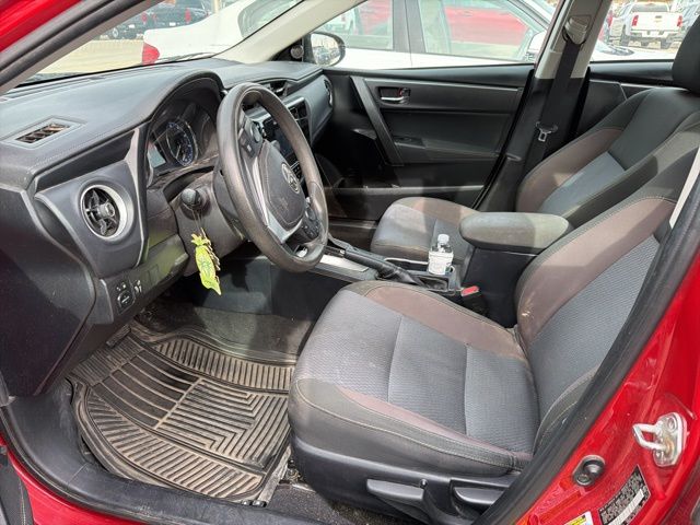 2018 Toyota Corolla LE photo 4