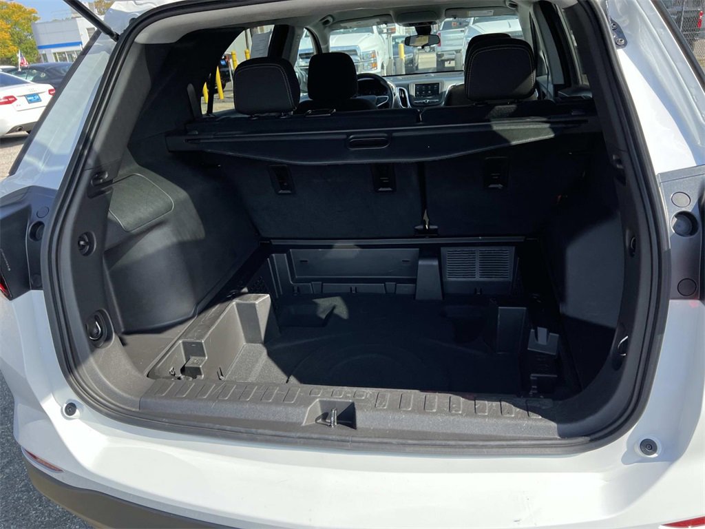 2023 Chevrolet Equinox LS photo 10