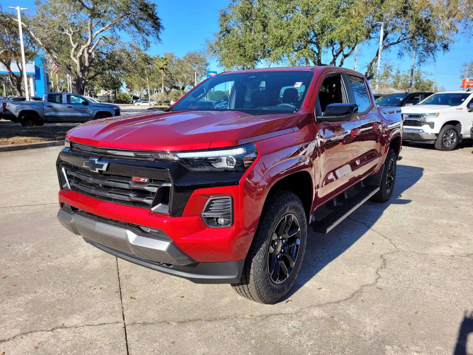2025 Chevrolet Colorado Z71 photo 3