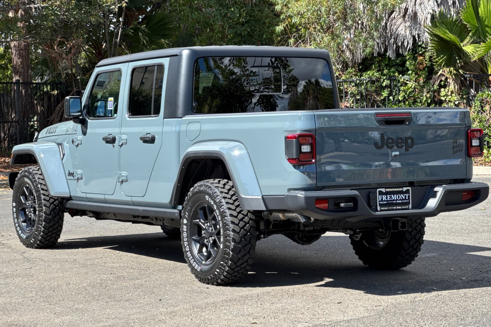 2025 Jeep Gladiator Willys photo 5