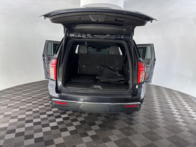 2022 Chevrolet Suburban LT photo 12