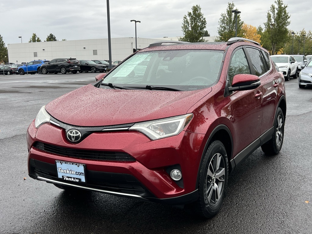 2018 Toyota RAV4 XLE photo 2