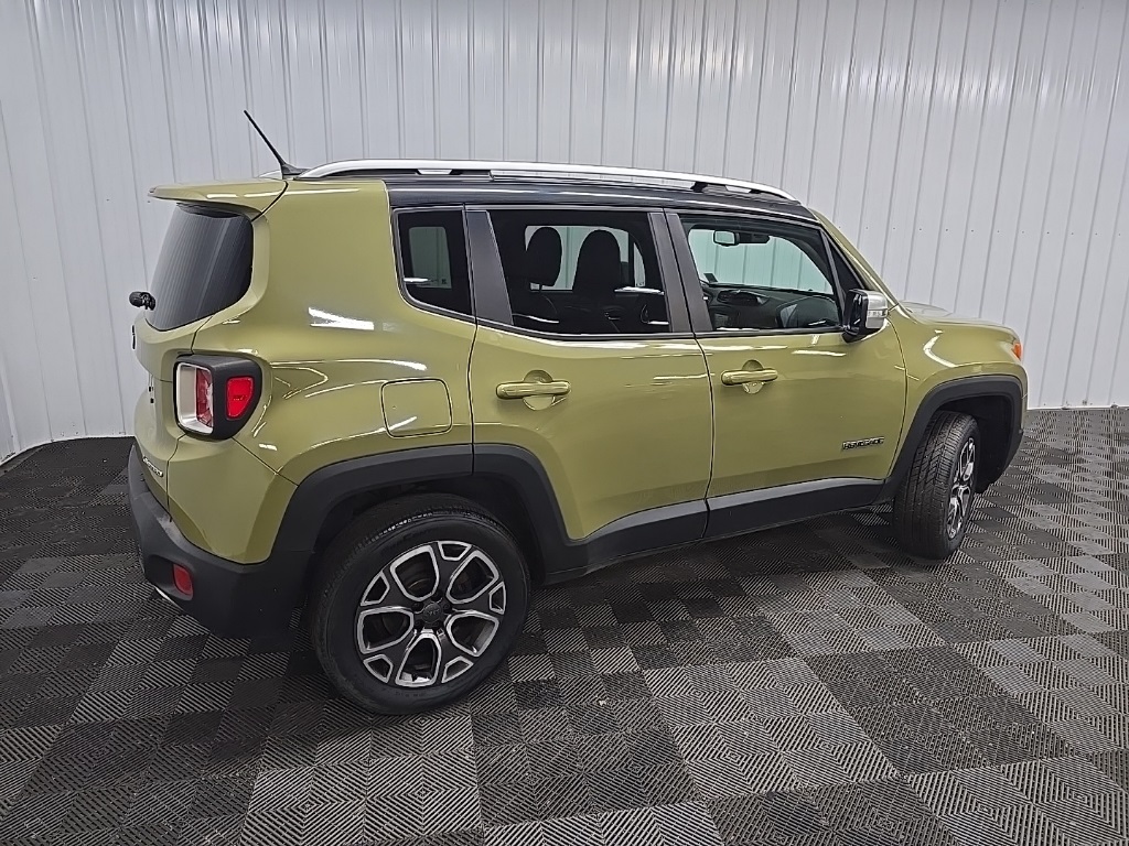 2015 Jeep Renegade Limited photo 3