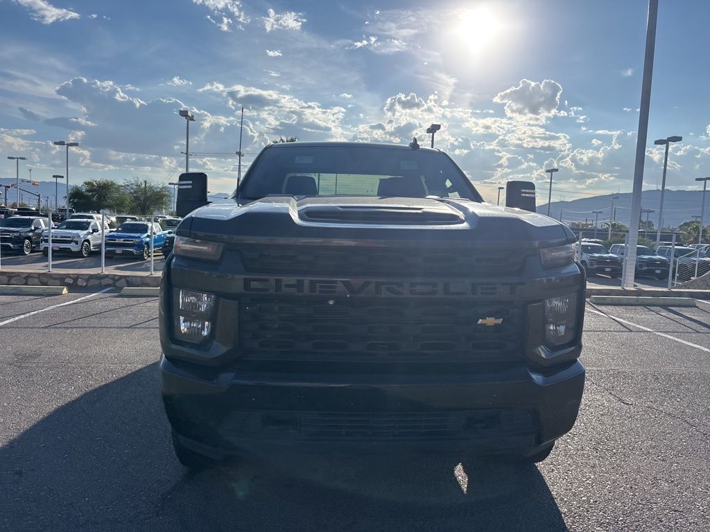 2023 Chevrolet Silverado 2500HD Custom photo 3