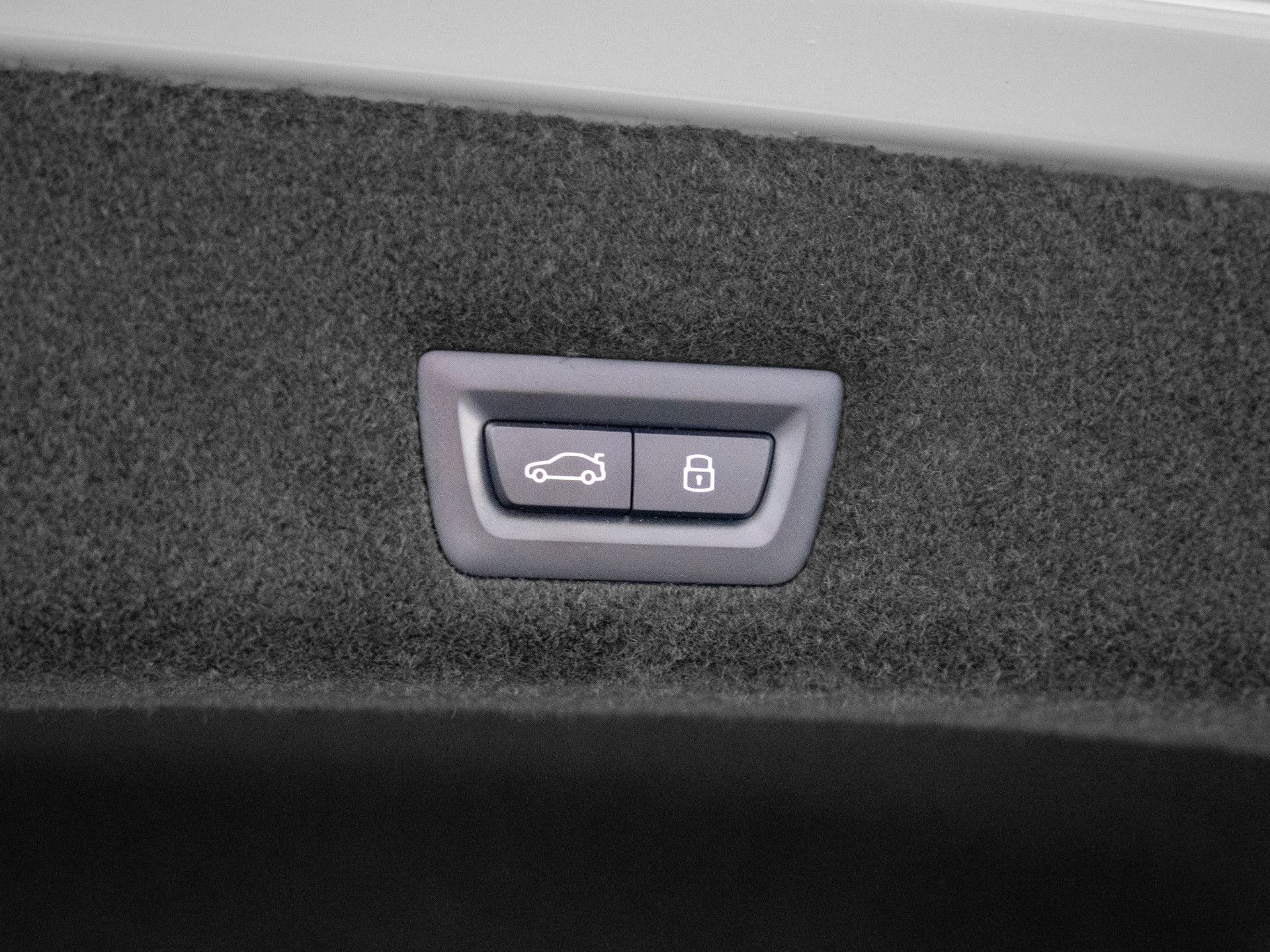 New 2025 Brooklyn Grey Metallic BMW 760i xDrive image 32