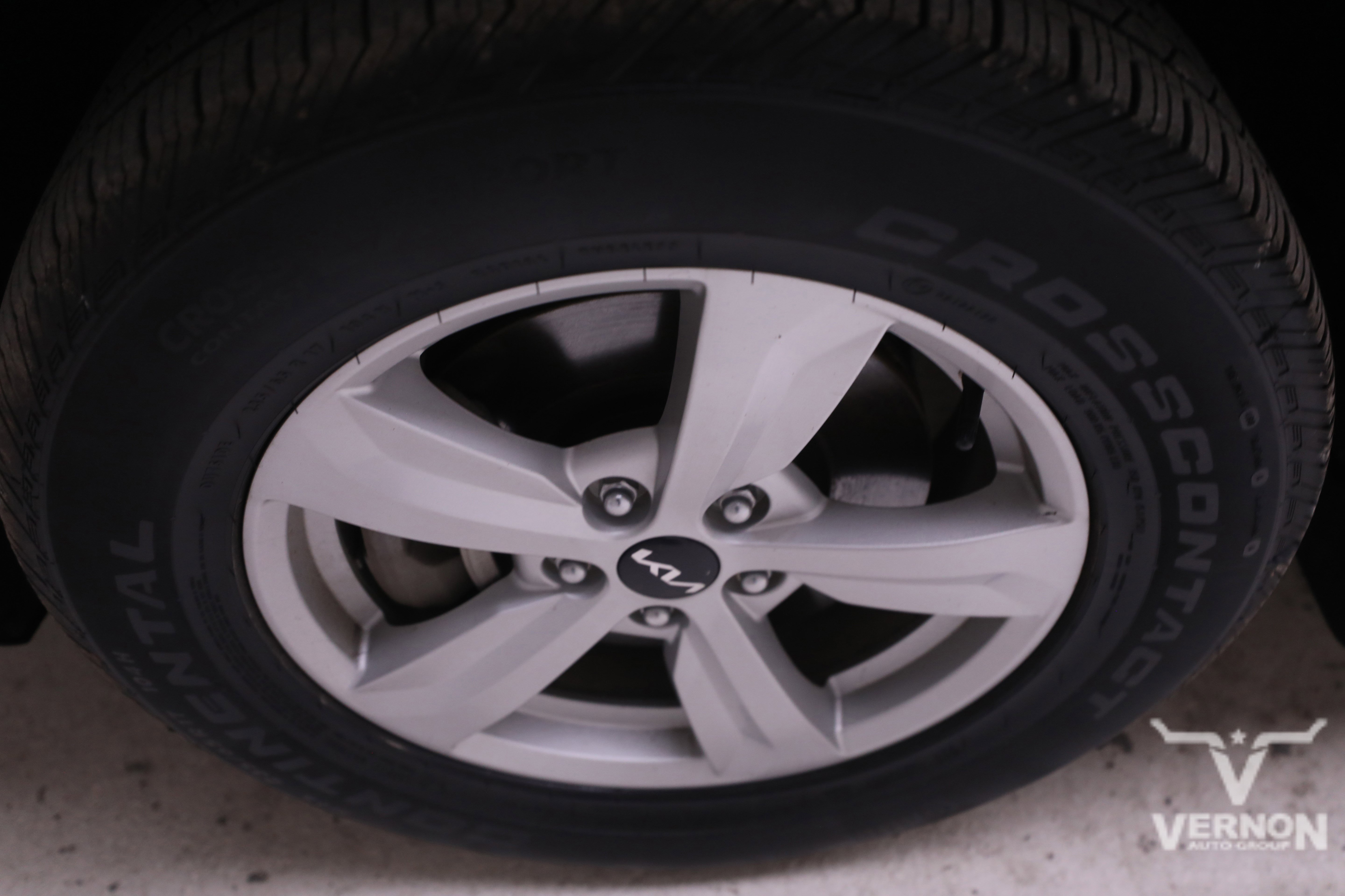 2025 Kia Sorento LX photo 4