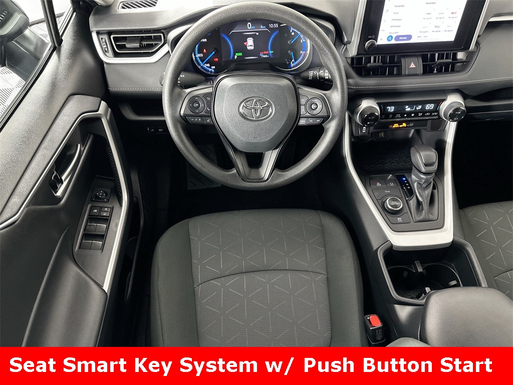2025 Toyota RAV4 Hybrid XLE photo 3