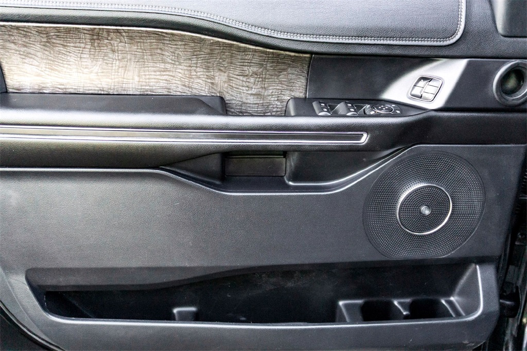 2019 Ford Expedition MAX Limited photo 9