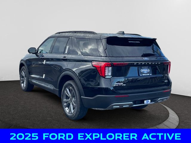 2025 Ford Explorer photo 3