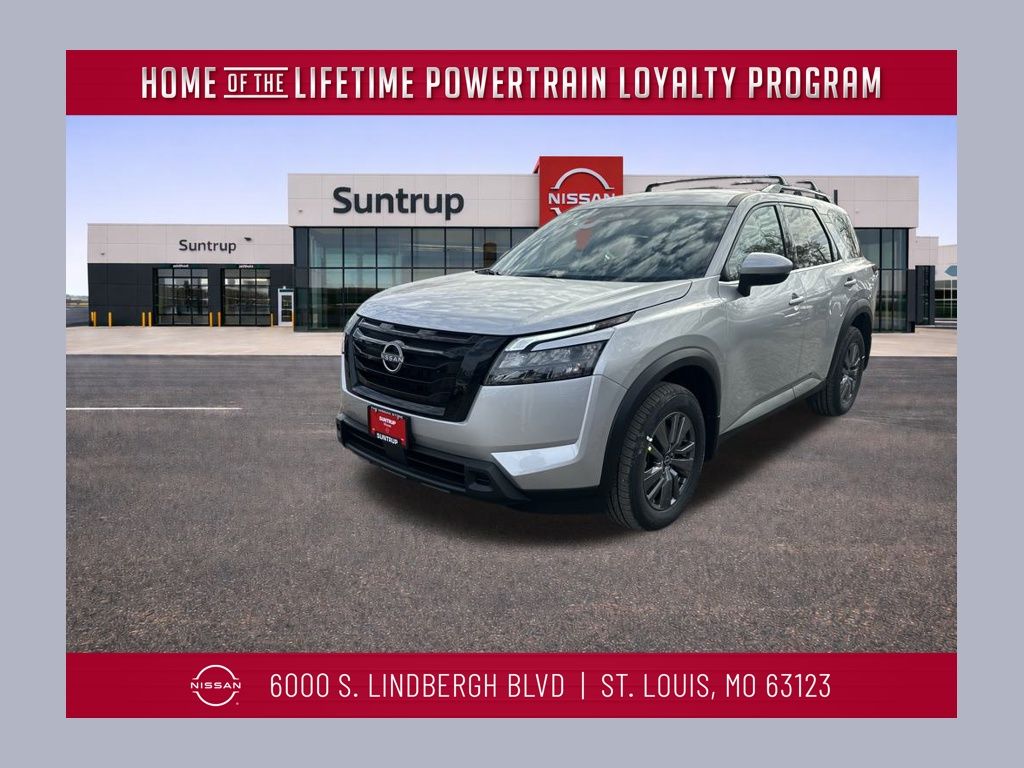 2025 Nissan Pathfinder SV's photo