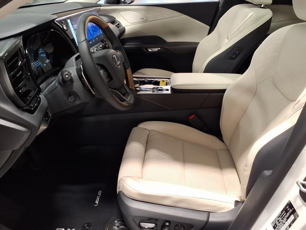 2025 Lexus RX 450h Luxury AWD photo 2