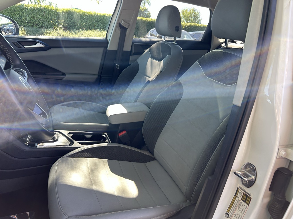 2023 Volkswagen Taos SE photo 21