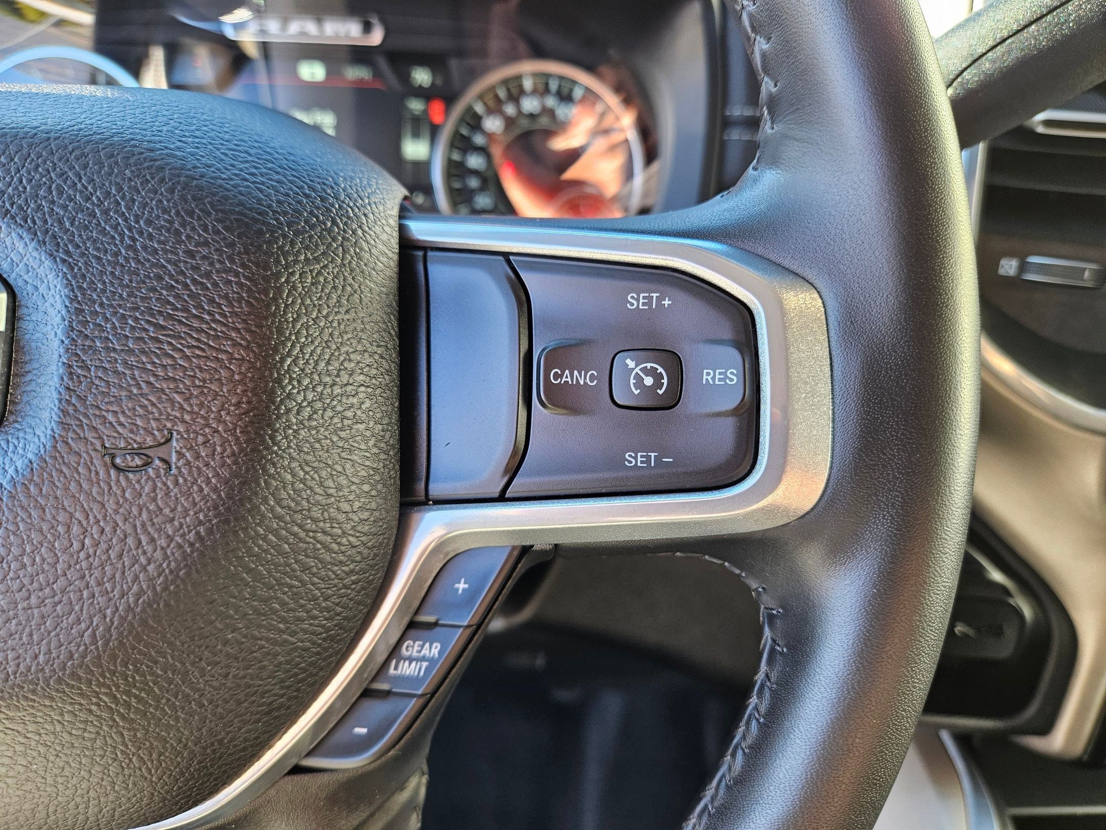 2024 Ram 2500 Laramie photo 17