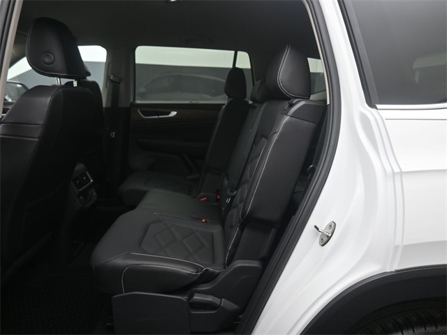 2024 Volkswagen Atlas SE Technology photo 2