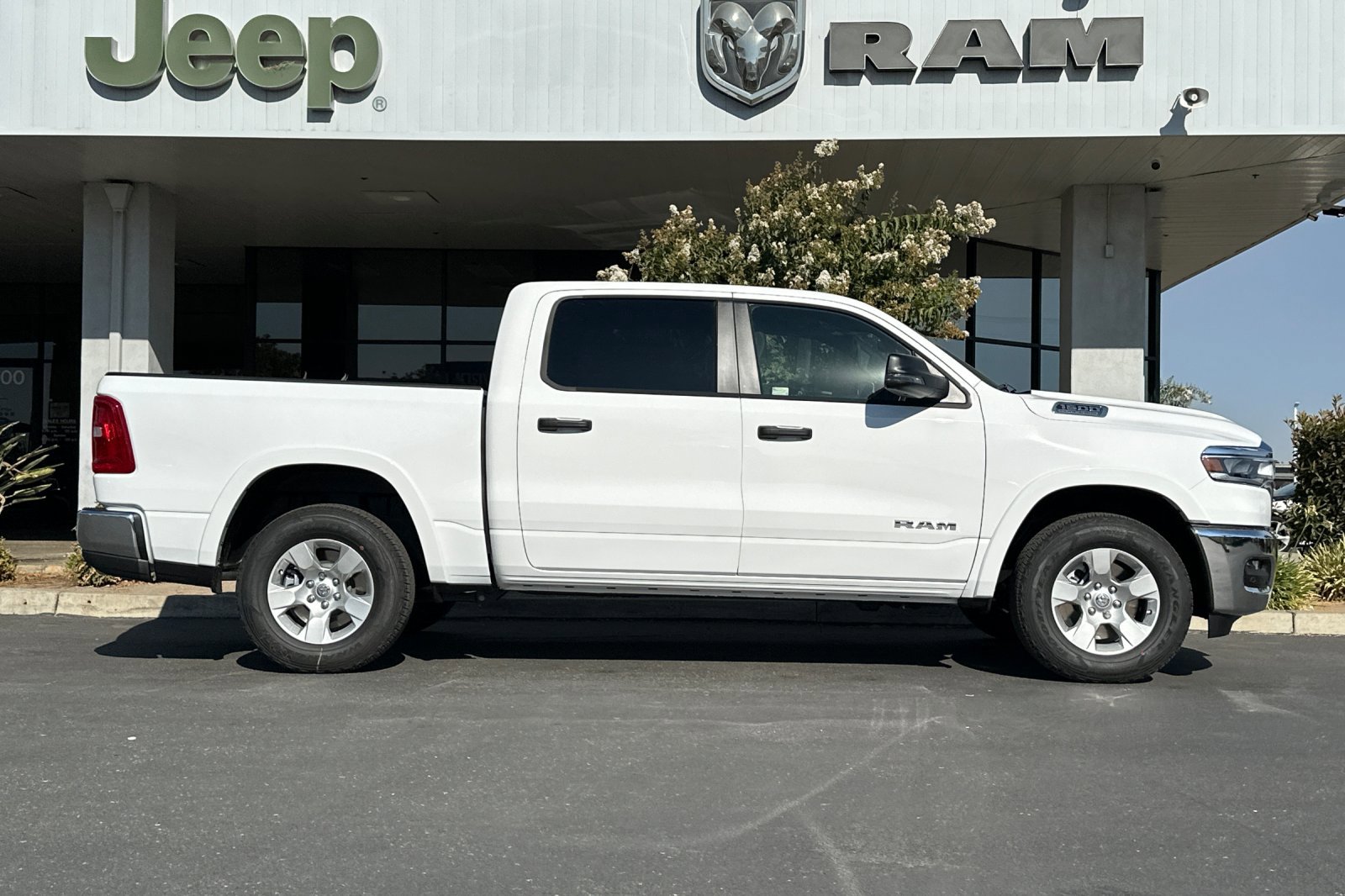 2026 Ram 1500 Big Horn photo 3