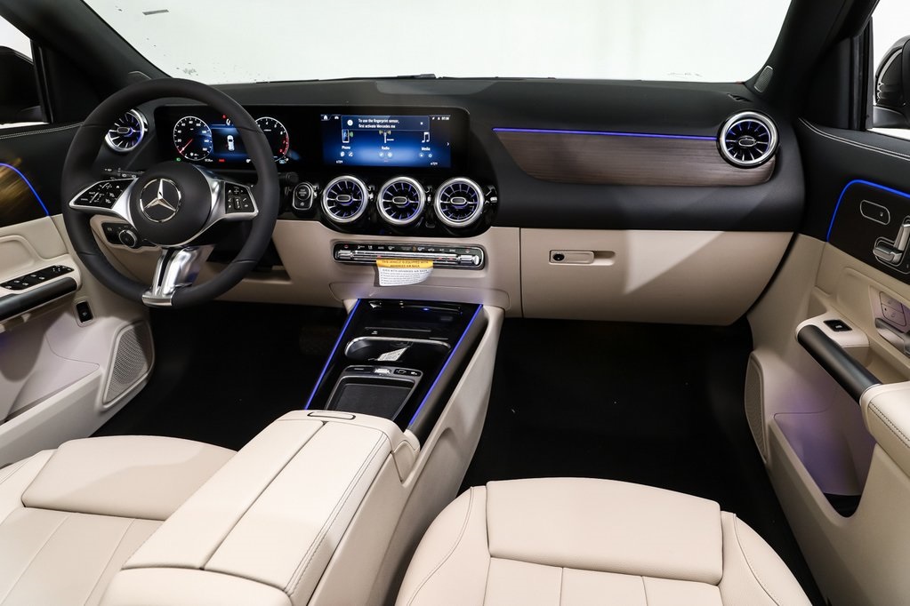 2025 Mercedes Benz GLA 250 photo 8