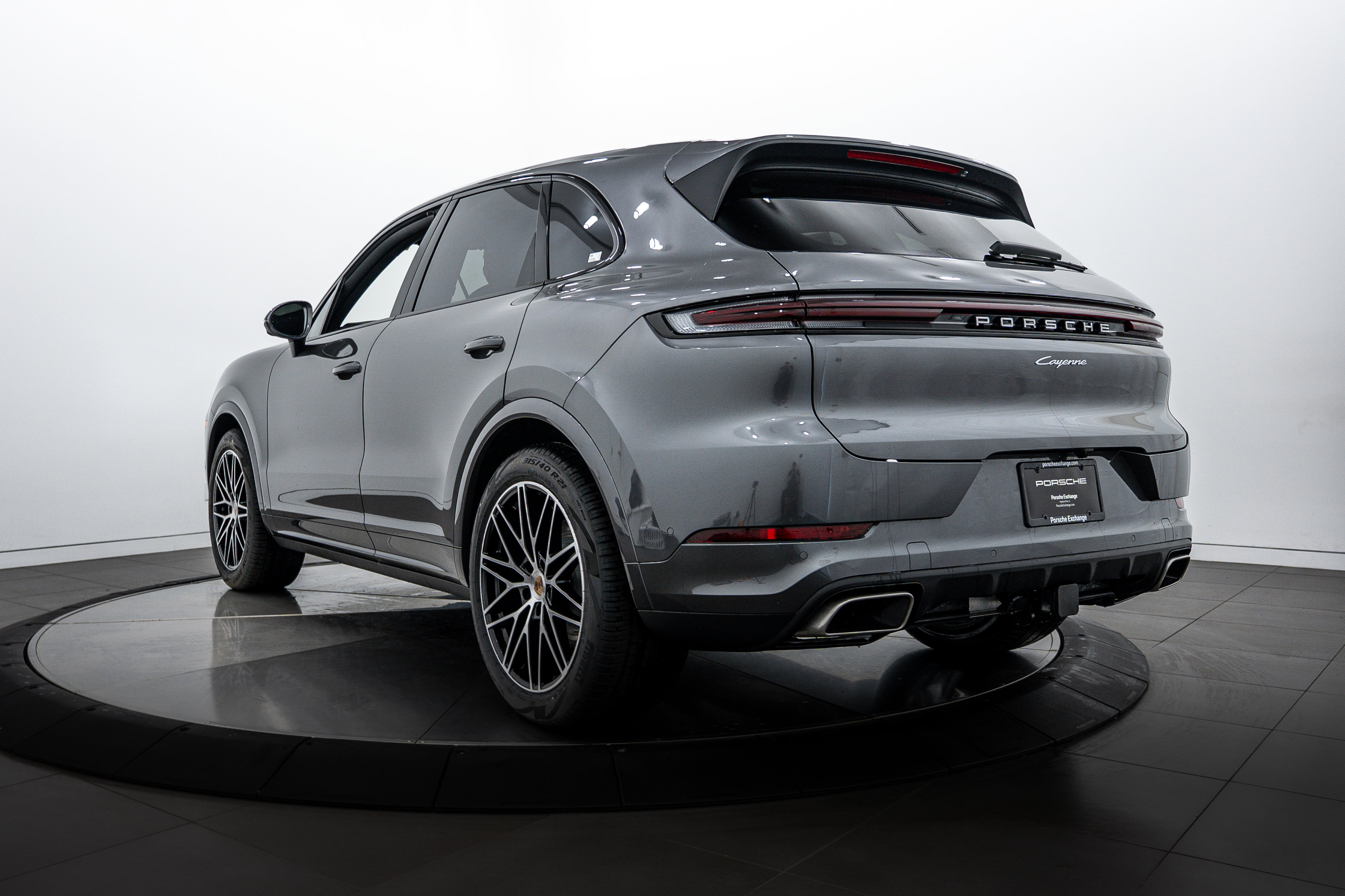 2026 Porsche Cayenne Base photo 3