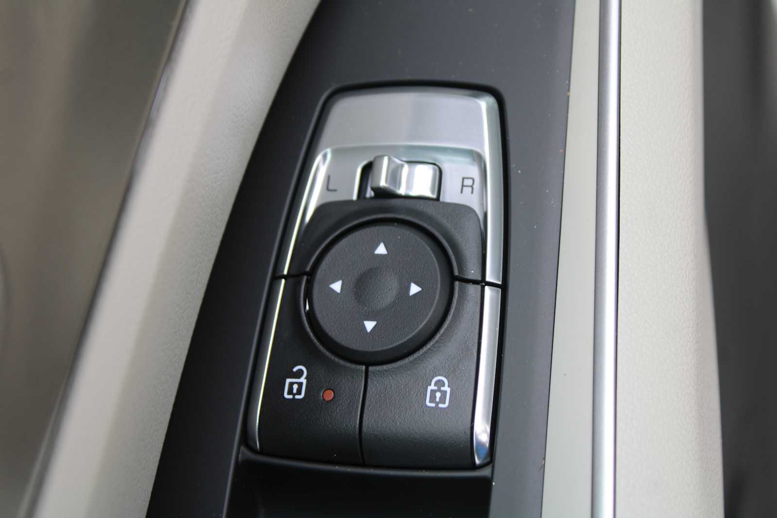 2025 Kia Sorento Hybrid EX photo 19