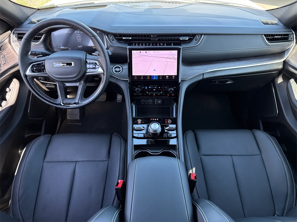 2025 Jeep Grand Cherokee Overland photo 20