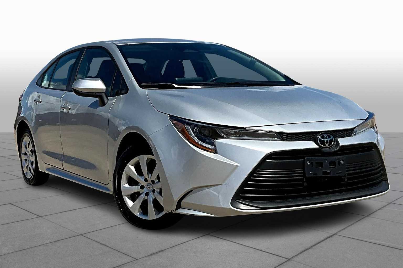 2024 Toyota Corolla LE photo 2