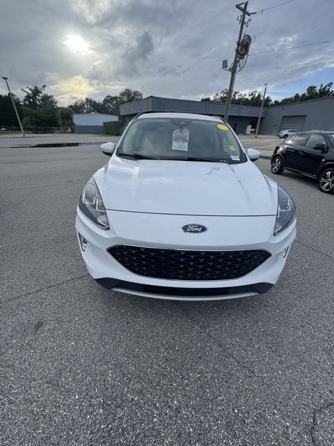 2020 Ford Escape SE photo 2