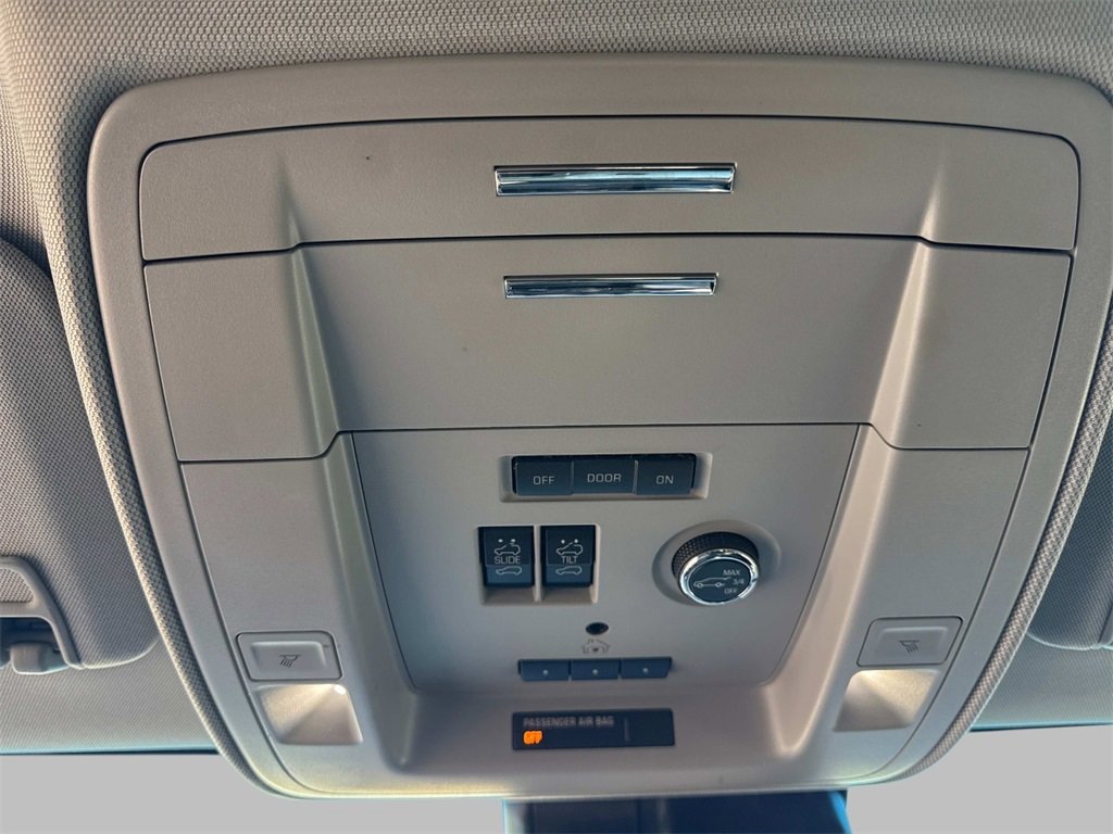 2018 Chevrolet Tahoe LT photo 27