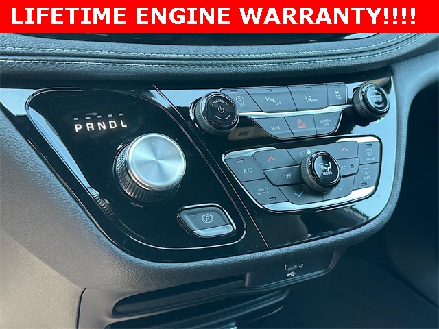 2026 Chrysler Pacifica photo 21