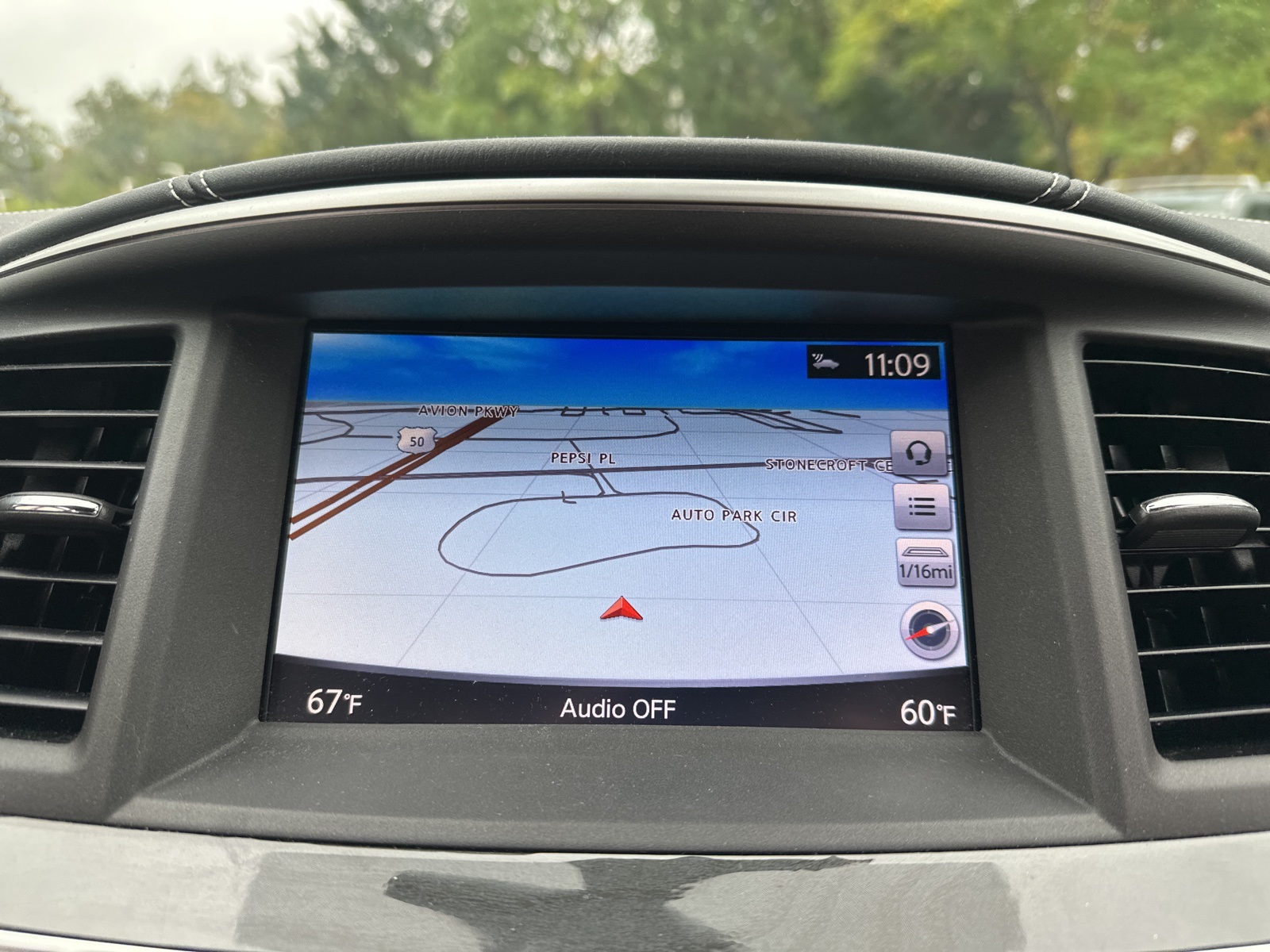 2019 Infiniti QX60 Luxe photo 27
