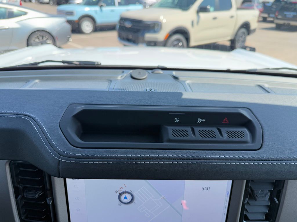2025 Ford Bronco Outer Banks photo 26