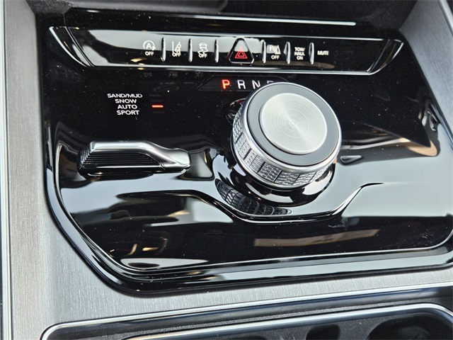 2025 Jeep Wagoneer Series II Carbide photo 23