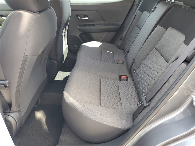 2025 Nissan Kicks SV photo 17
