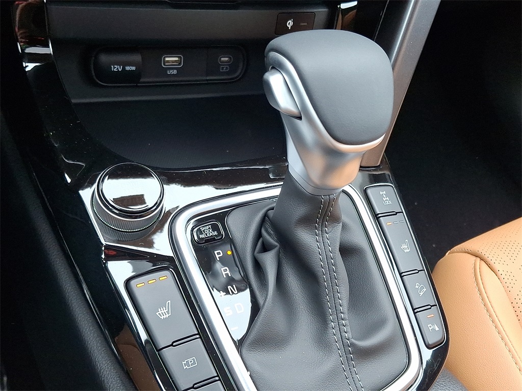 2025 Kia Seltos EX photo 13