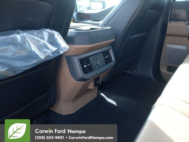 2025 Ford F-350 Lariat photo 25