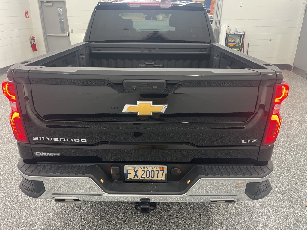 2025 Chevrolet Silverado 1500 LTZ photo 3